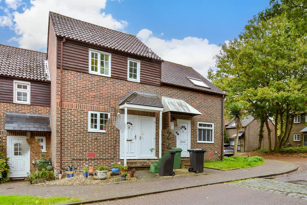 Main image of property: Orbit Close, Walderslade Woods, Chatham, Kent