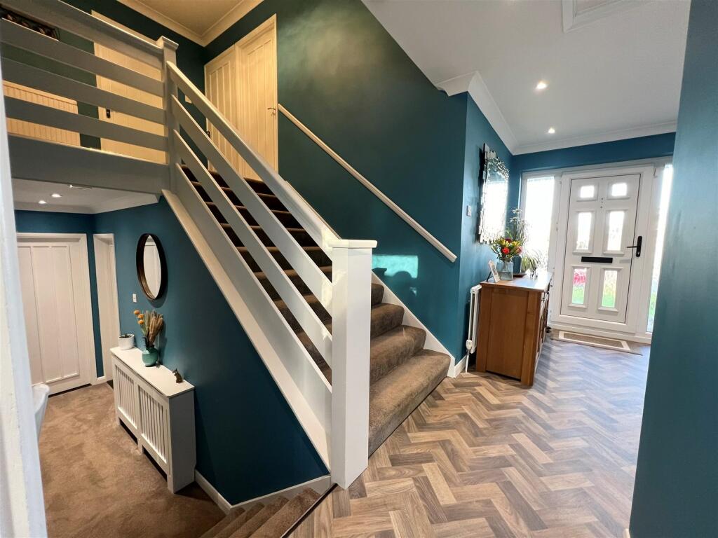 4 bedroom detached house for sale in Lambourn Way, Lords Wood, Chatham