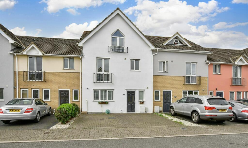 4 bedroom terraced house for sale in Pursey Close, West Kingsdown