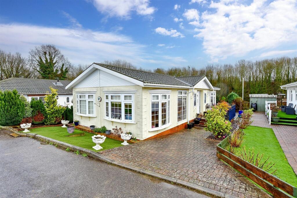 Main image of property: London Road, West Kingsdown, Kent