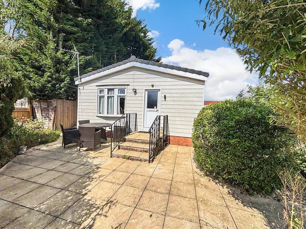 Main image of property: London Road, West Kingsdown, Kent