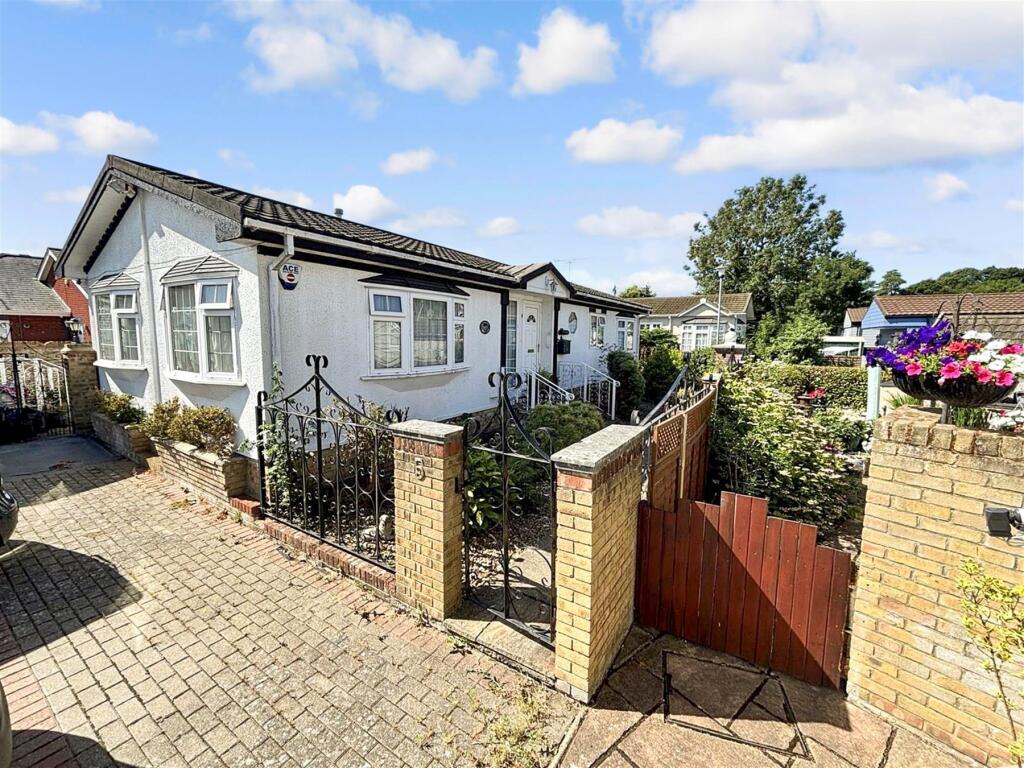 Main image of property: London Road, West Kingsdown, Kent