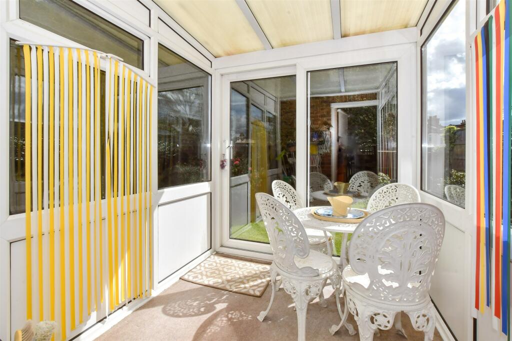 3 bedroom semidetached house for sale in Stuart Evans Close, Welling, Kent, DA16