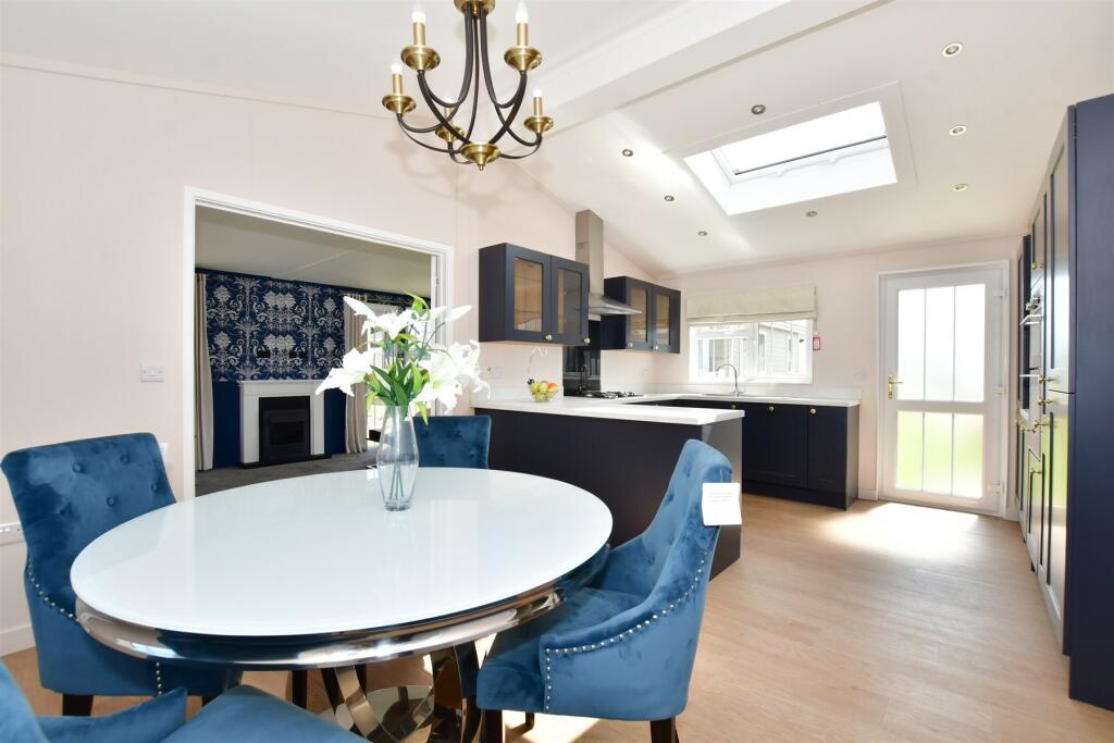 2 bedroom park home for sale in Faversham Road, Seasalter, Whitstable