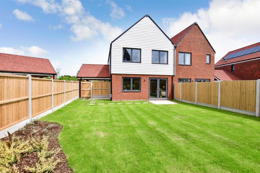 3 bedroom semidetached house for sale in Barley Drive, Grasmere