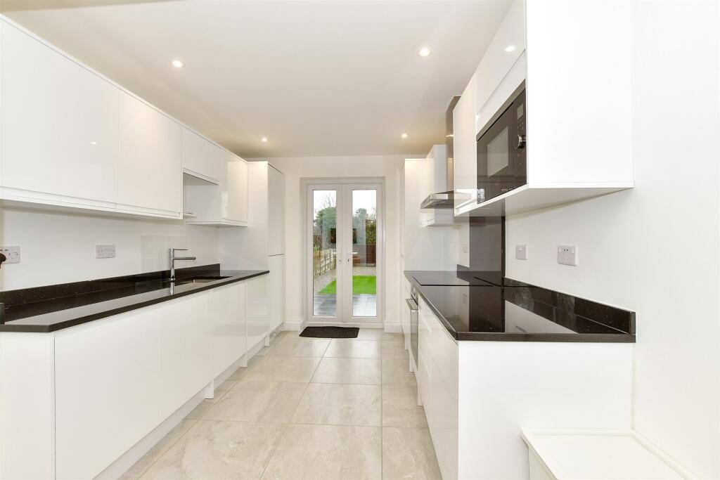 3 bedroom semidetached house for sale in Railway Avenue, Whitstable, Kent, CT5