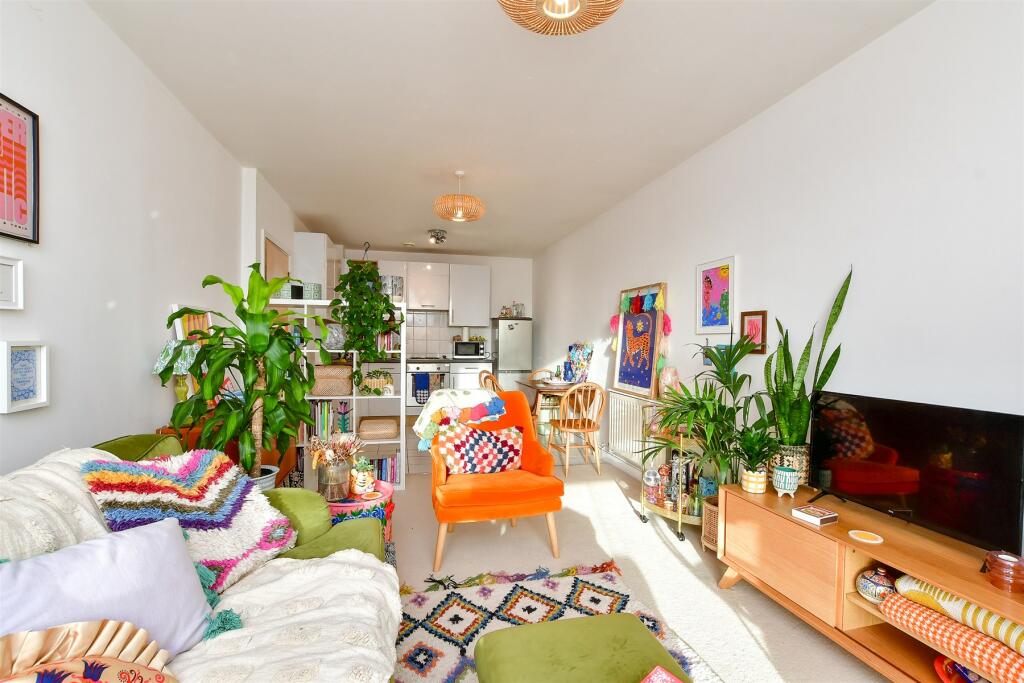 2 bedroom flat for sale in Stanford Avenue, Brighton, East Sussex, BN1