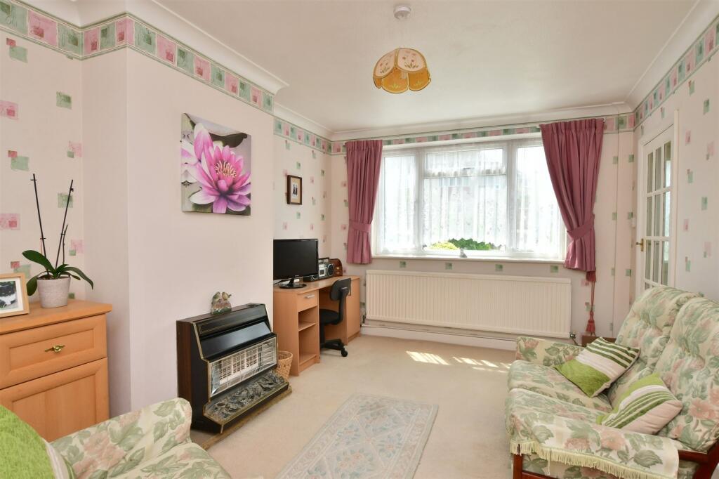 3 bedroom semidetached house for sale in Wilmington Way, Patcham