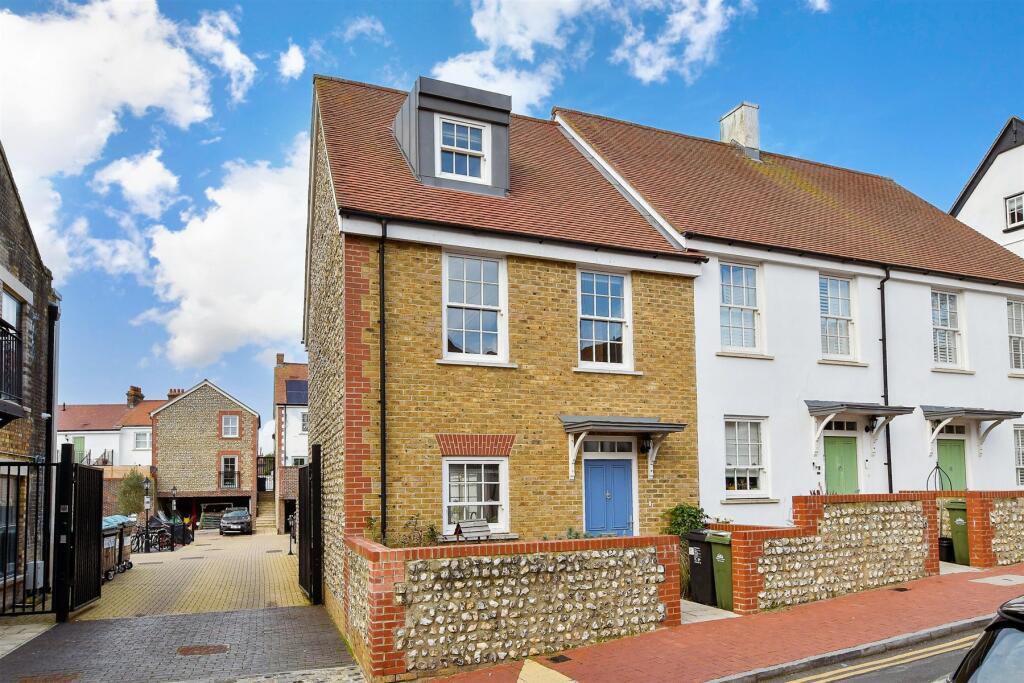 Main image of property: High Street, Portslade, East Sussex