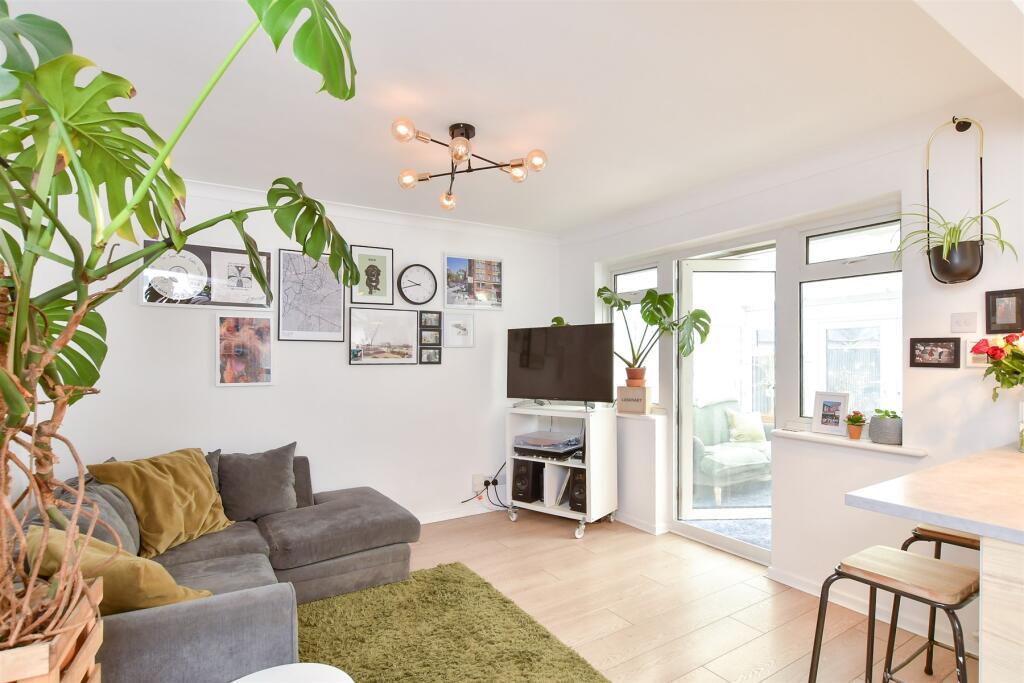 Additional property image - Graham Crescent, Portslade, Brighton, East Sussex