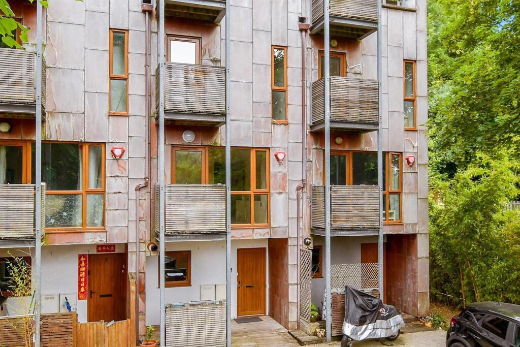 4 bedroom terraced house