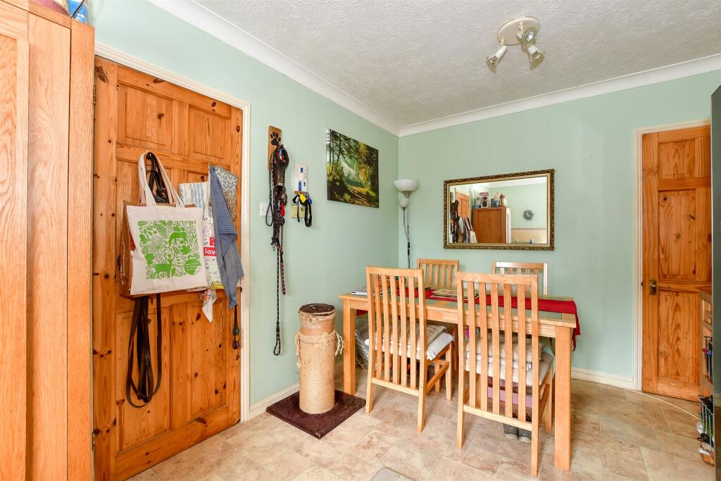 3 bedroom link detached house for sale in Alfriston Road, Seaford, East