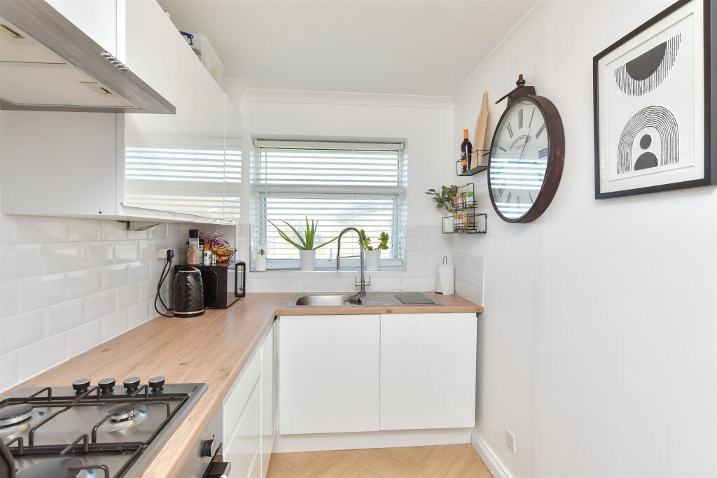 Additional property image - Cavell Avenue, Peacehaven, East Sussex