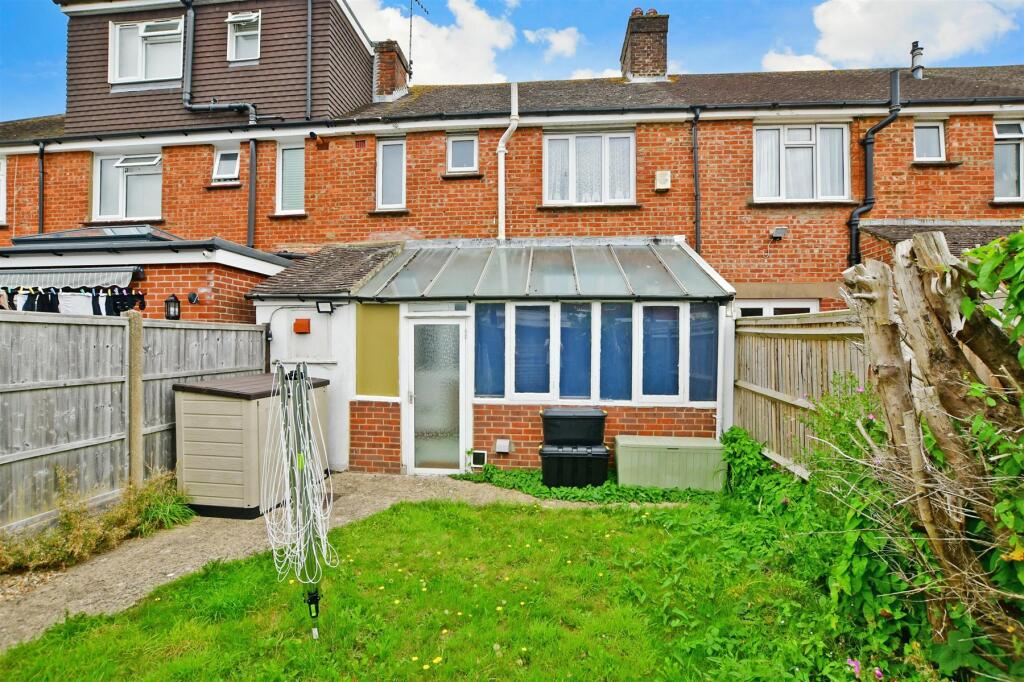 3 bedroom terraced house for sale in Shandon Road, Worthing, West