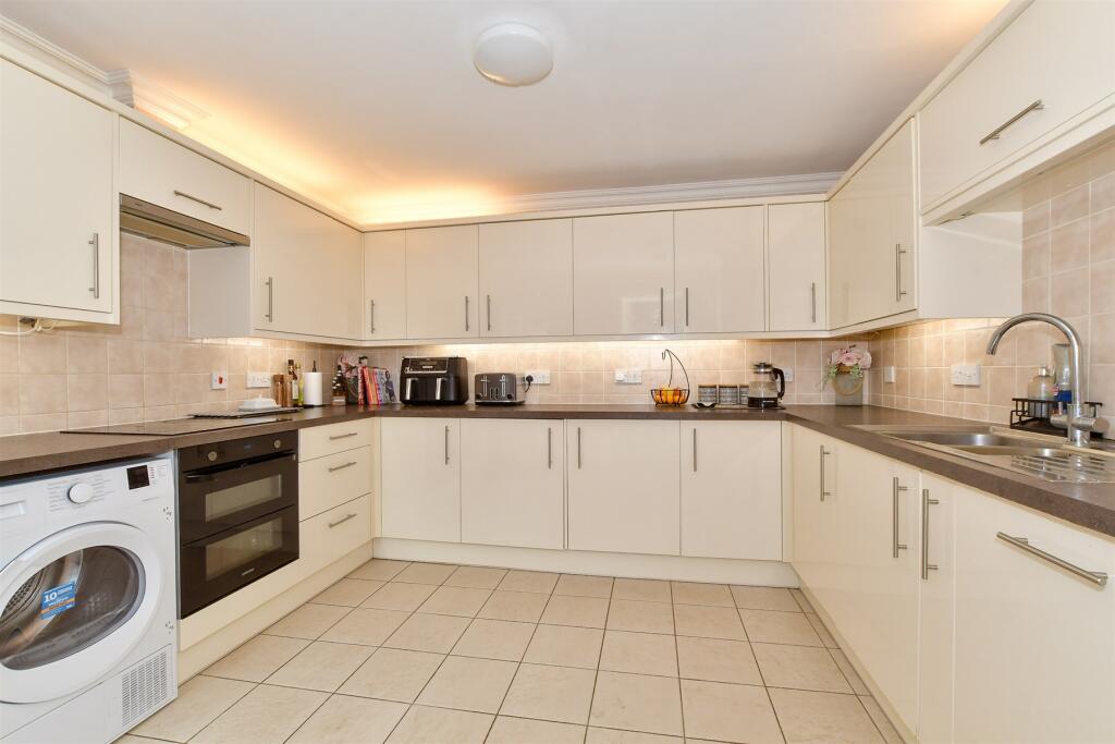 Additional property image - Cissbury Avenue, Worthing, West Sussex
