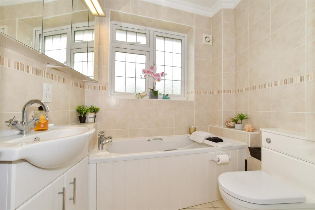 Additional property image - Cissbury Avenue, Worthing, West Sussex