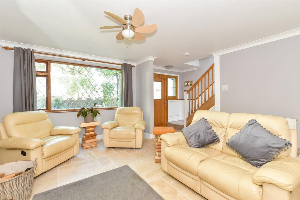 3 bedroom end of terrace house for sale in Woodhay Walk, West Leigh
