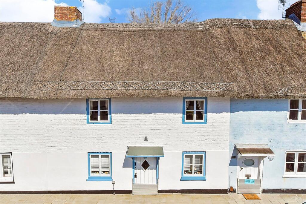 Main image of property: Langstone High Street, Havant, Hampshire