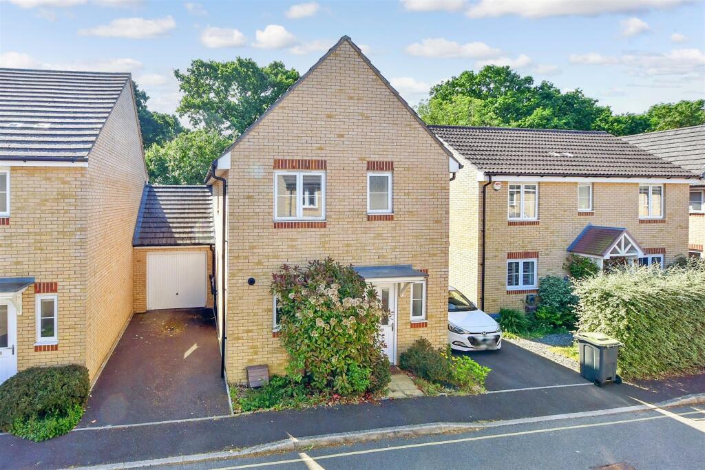 Main image of property: Pipits Close, Havant, Hampshire