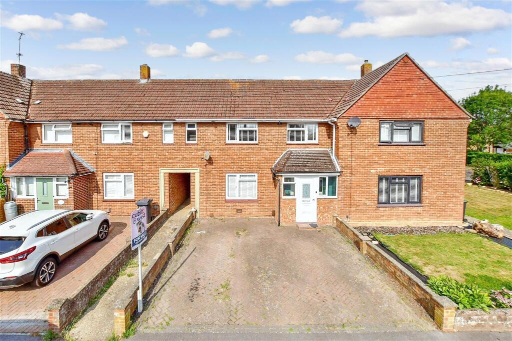 Main image of property: Newbarn Road, Havant, Hampshire