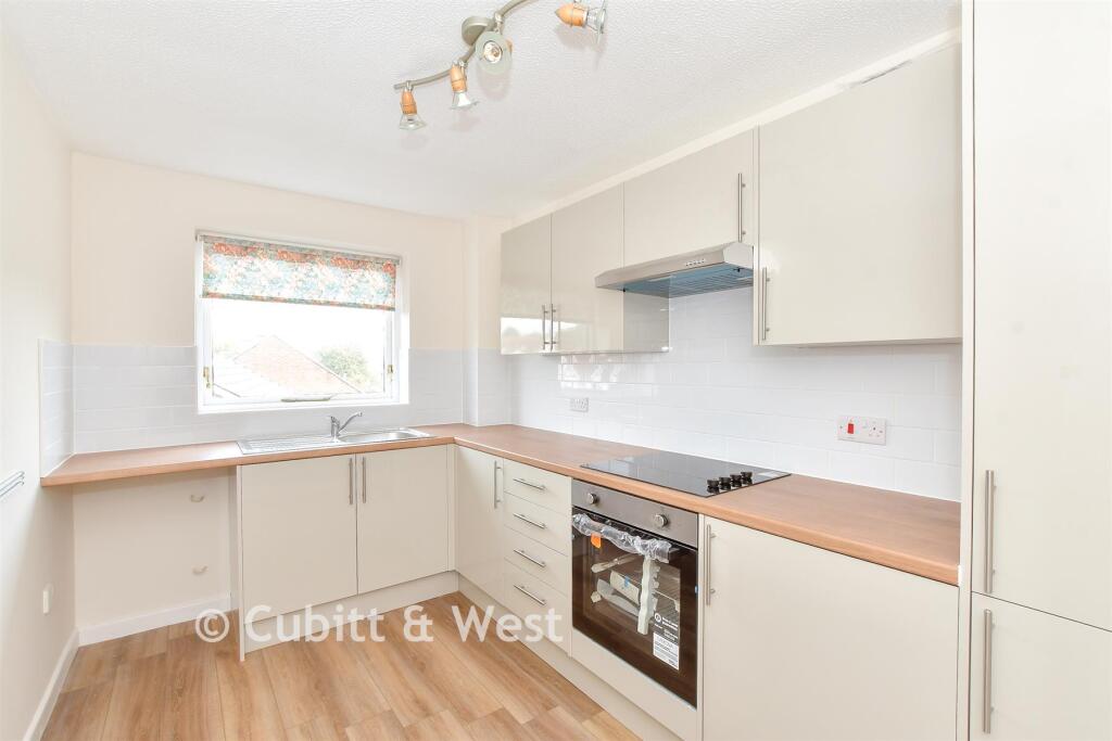 Main image of property: Oaklands Road, Havant, Hampshire