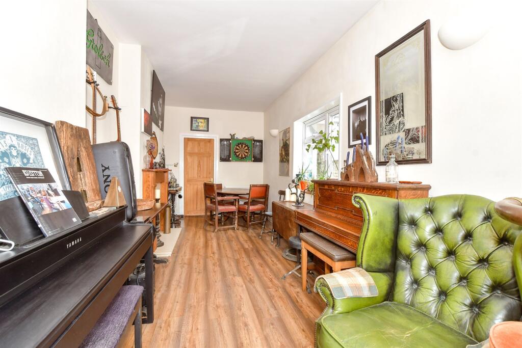 Main image of property: Lyndhurst Road, Portsmouth, Hampshire