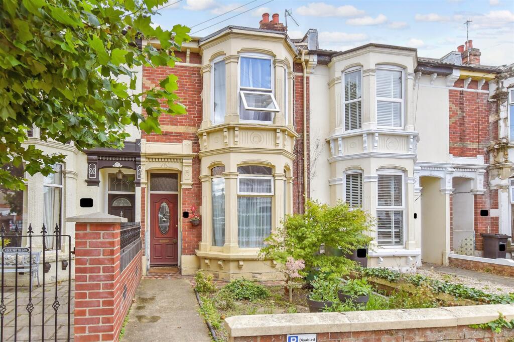 Main image of property: Stubbington Avenue, Portsmouth, Hampshire