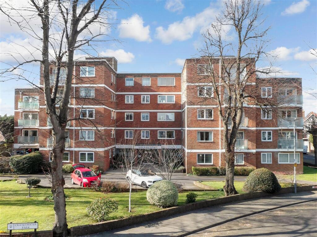 2 bedroom apartment for sale in Craneswater Park, Southsea, Hampshire, PO4