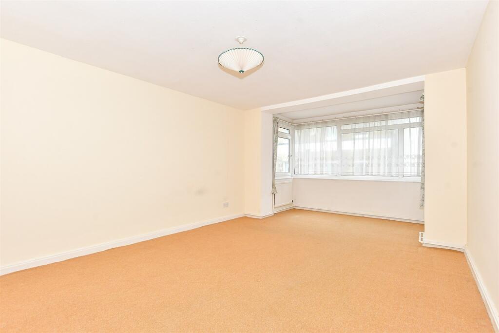 2 bedroom apartment for sale in South Parade, Southsea, Hampshire, PO5