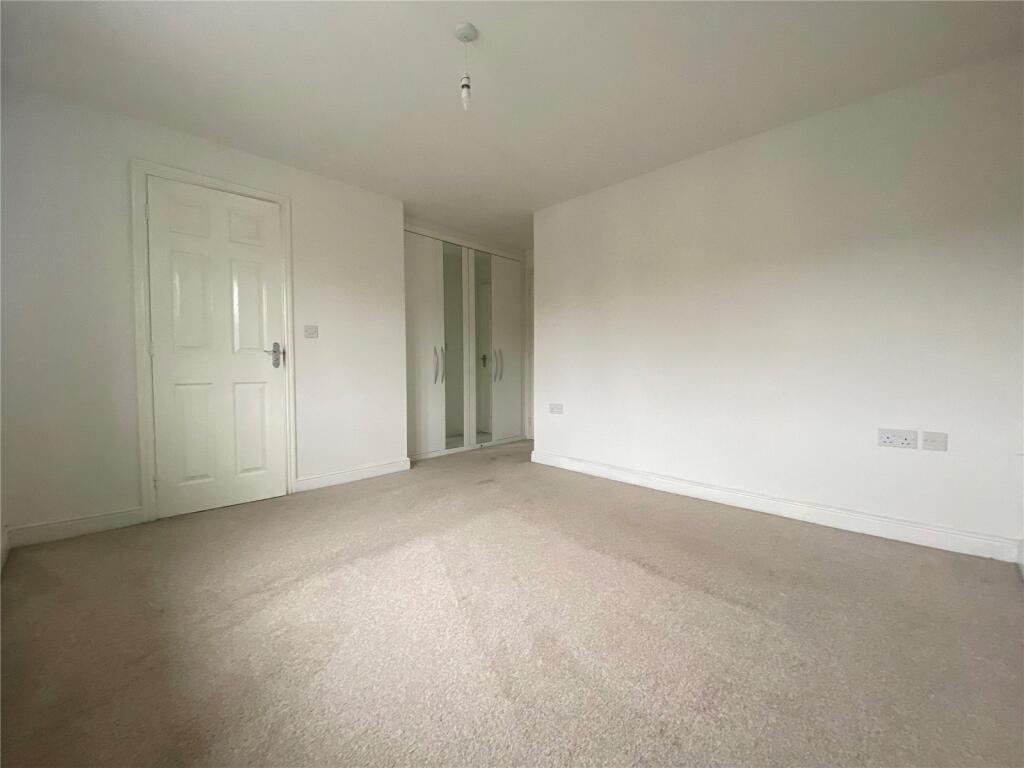 3 bedroom detached house for sale in Sandy Lane, Farnborough, Hampshire