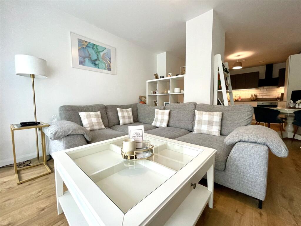 Main image of property: Farnborough Road, Farnborough, Hampshire, GU14