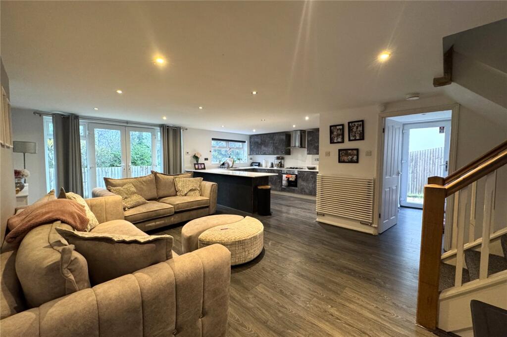 Main image of property: Chingford Avenue, Farnborough, Hampshire, GU14