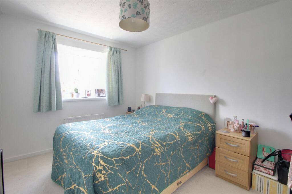4 bedroom detached house for sale in Morton Close, Frimley, Camberley