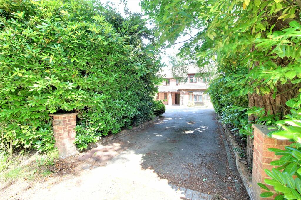 5 bedroom detached house for sale in Pine Avenue, Camberley, Surrey, GU15