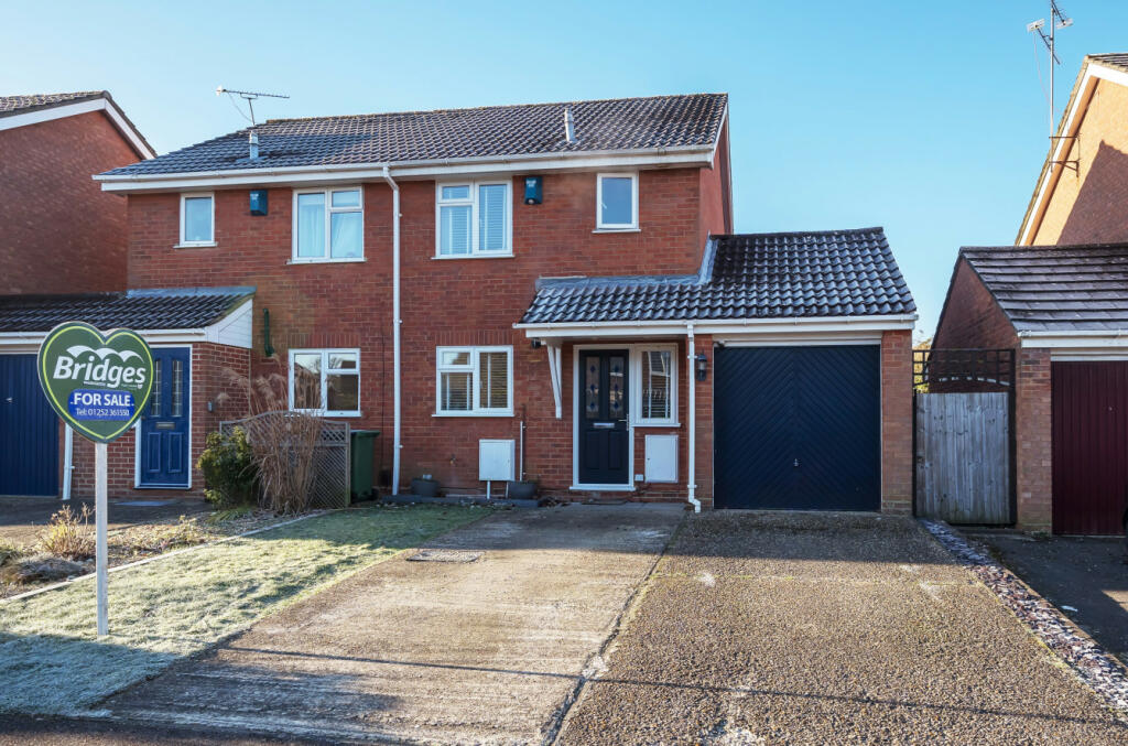 2 bedroom semidetached house for sale in Sandringham Way, Frimley