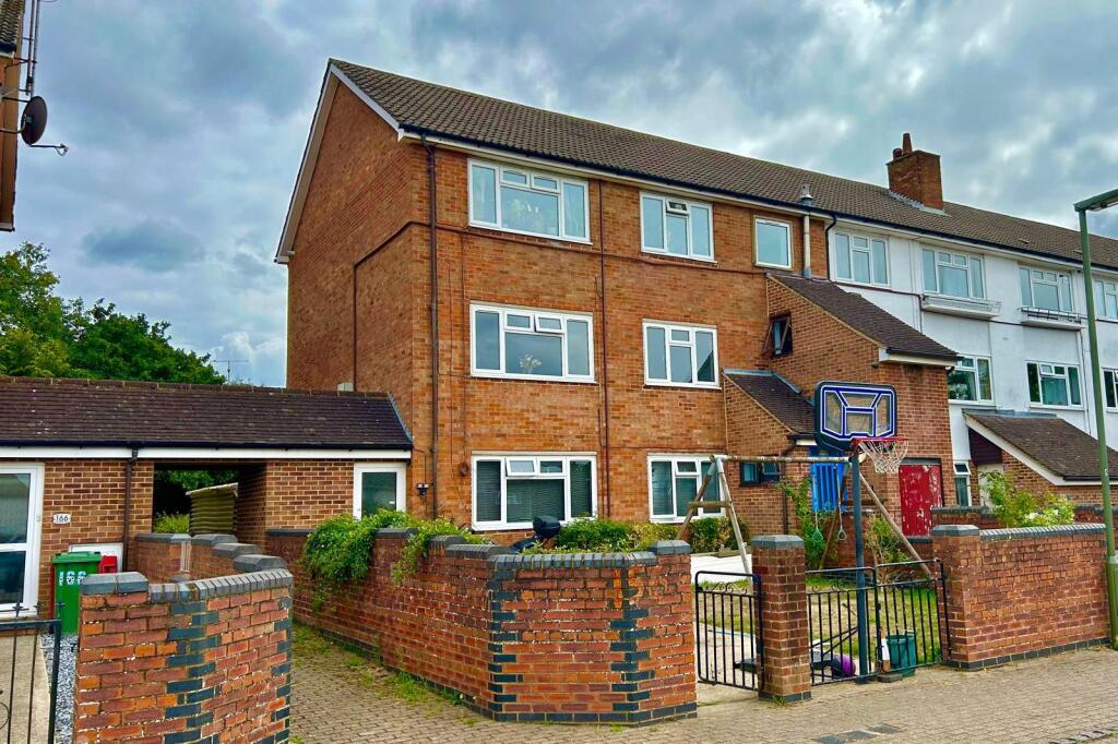Main image of property: Middlemoor Road, Frimley, Camberley, Surrey, GU16