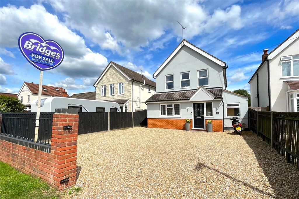 4 bedroom detached house for sale in Mytchett Road, Mytchett, Surrey, GU16