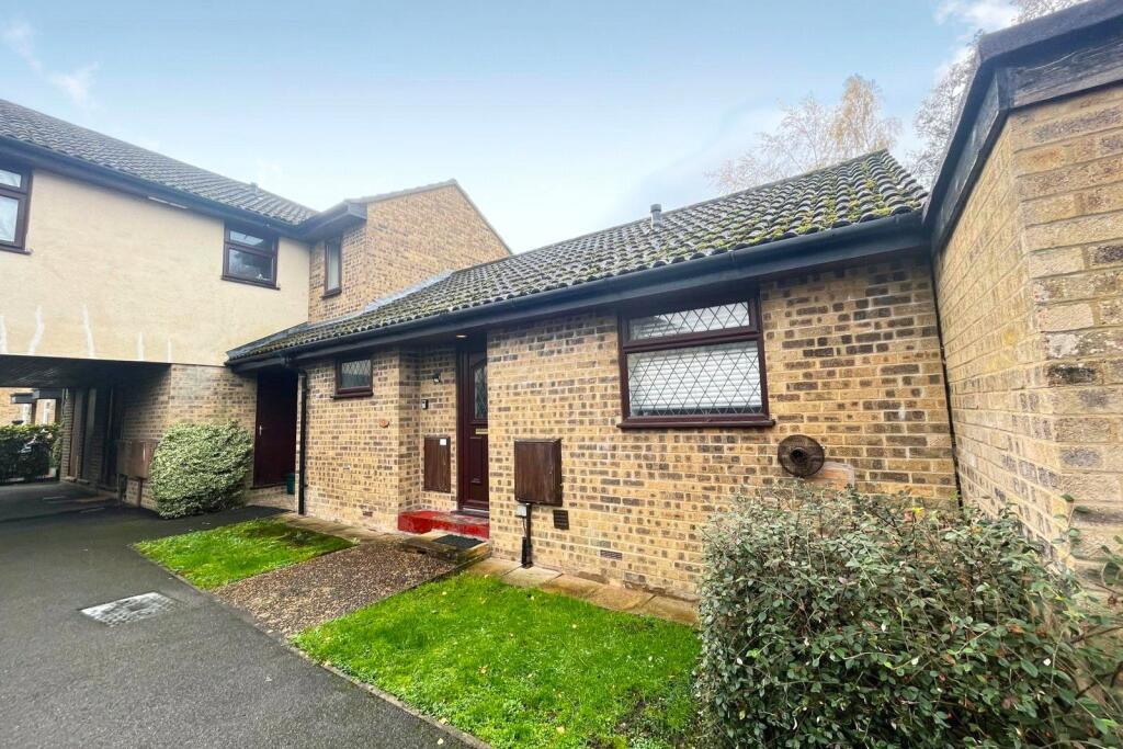 Main image of property: Wellesley Close, Ash Vale, Surrey, GU12
