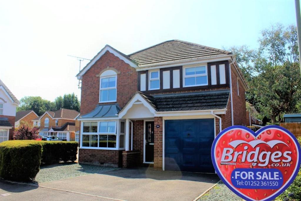 4 bedroom detached house for sale in Derry Close, Ash Vale, GU12