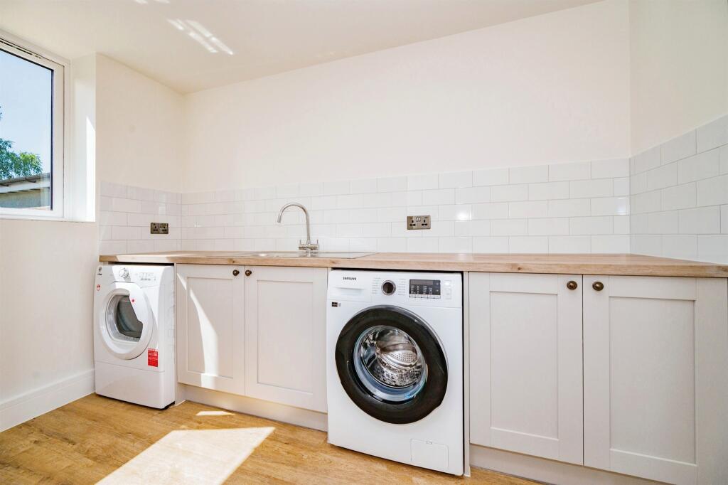 Additional property image - Hawfield Gardens, Park Street, St. Albans