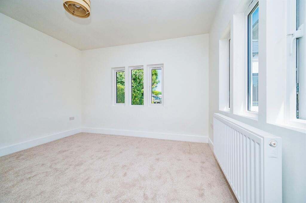 Additional property image - Hawfield Gardens, Park Street, St. Albans