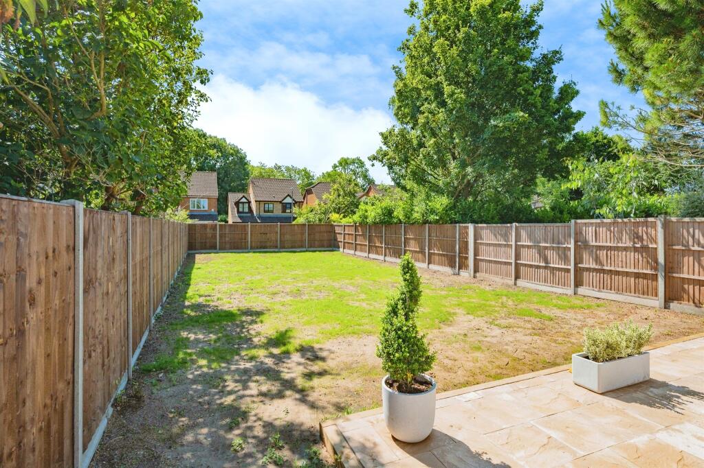 Additional property image - Hawfield Gardens, Park Street, St. Albans