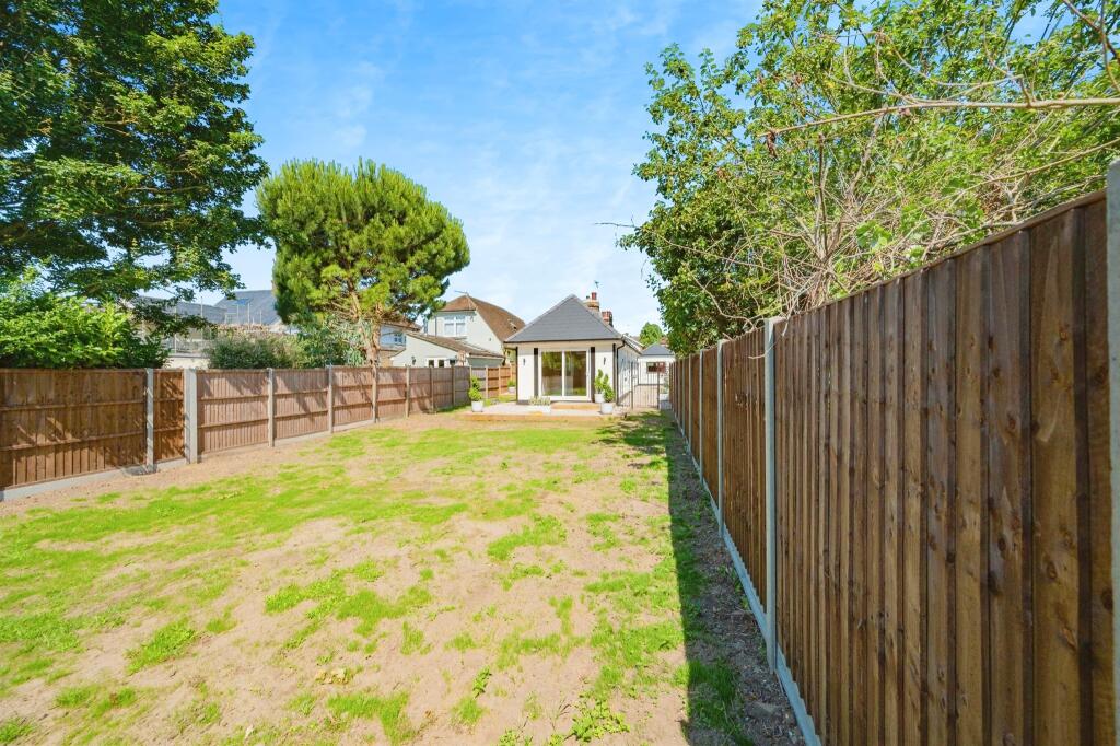 Additional property image - Hawfield Gardens, Park Street, St. Albans