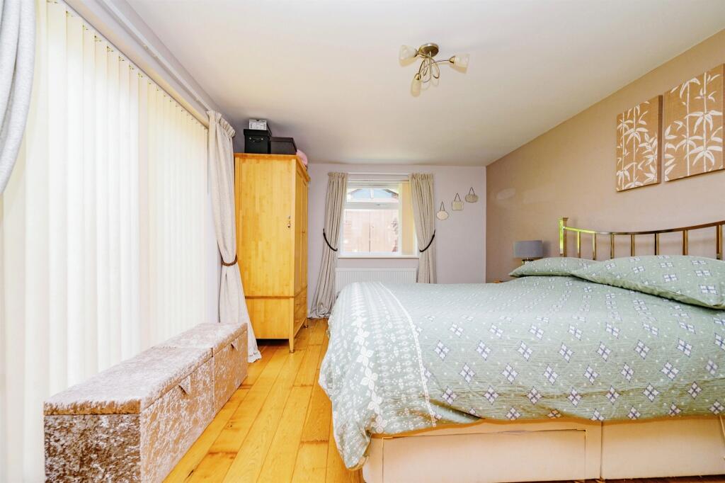 Additional property image - Chiswell Green Lane, St. Albans