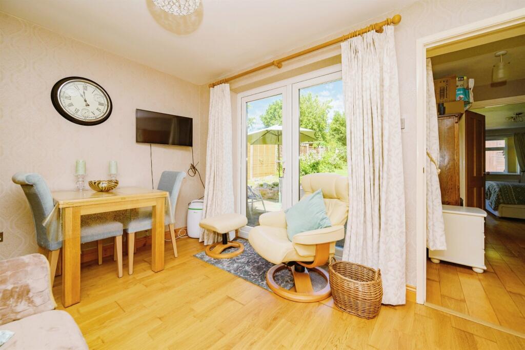 Additional property image - Chiswell Green Lane, St. Albans