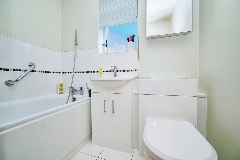 Additional property image - Chiswell Green Lane, St. Albans