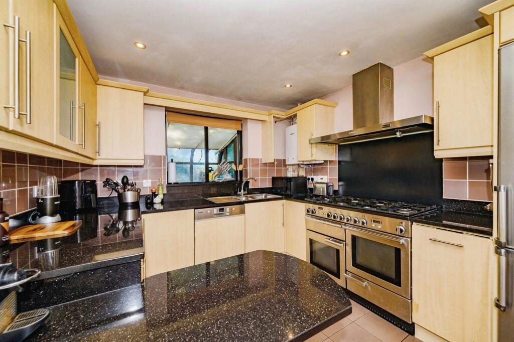 Additional property image - Old Orchard, Park Street, St. Albans