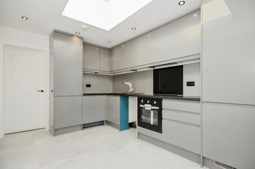 Main image of property: Park Street Lane, Park Street, St. Albans