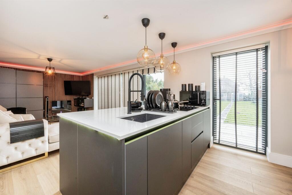 Additional property image - Abbey Avenue, St Albans