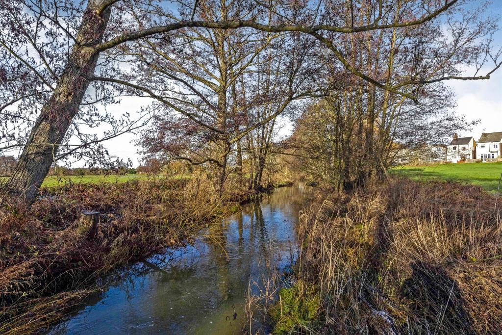 3 bedroom semidetached house for sale in High Street, Colney Heath, St. Albans, AL4